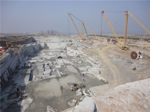 皇(huang)室(shi)啡鑛(kuang)山(shan)