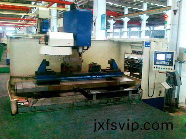 前(qian)軸(zhou)十孔加工專用(yong)立(li)式(shi)加(jia)工(gong)